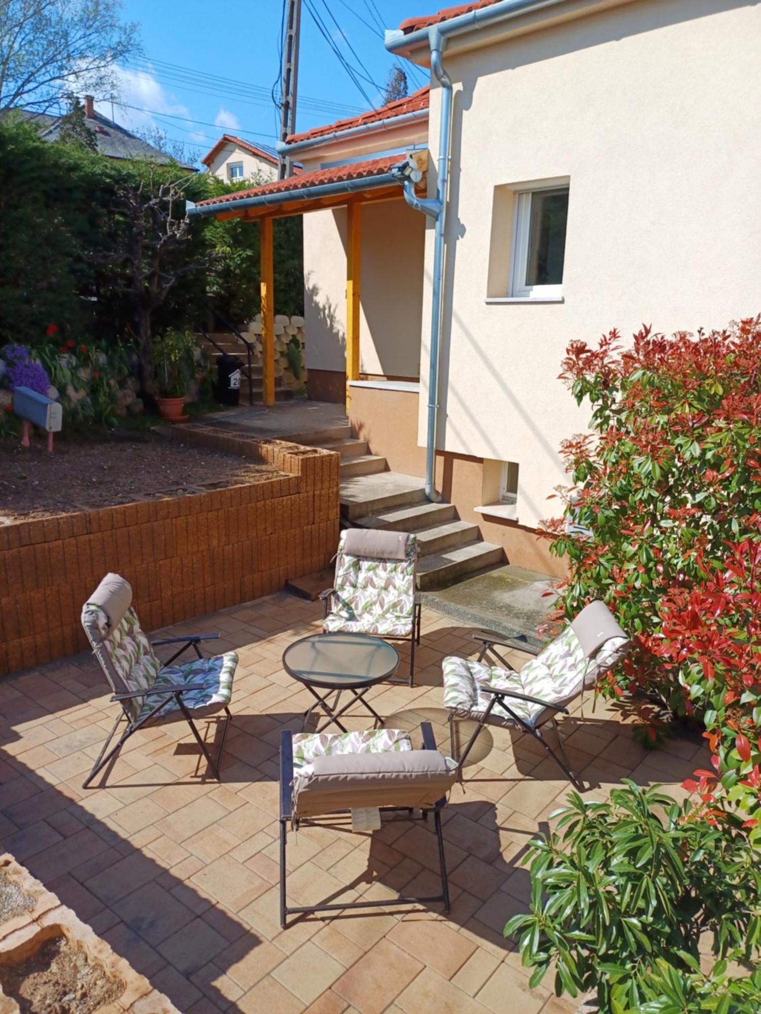 Havihegyi Maganszallashely Apartment